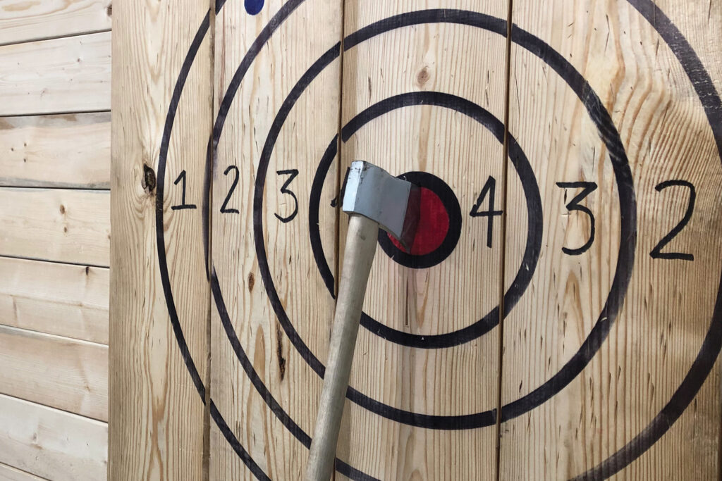 A Beginner's Guide to Competition Axe Throwing FindaxeThrowing
